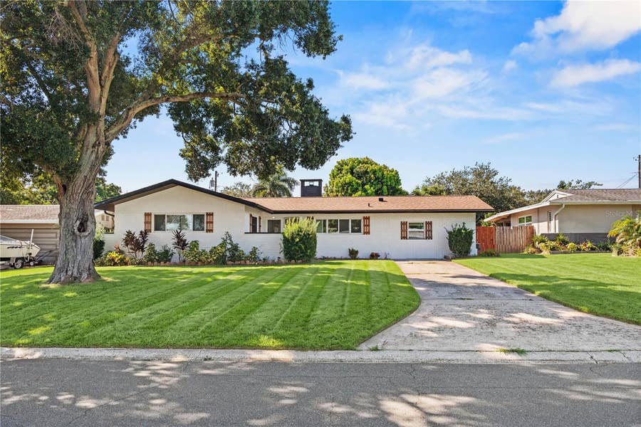 Property photo for 1711 PATLIN CIRCLE S, Largo, FL