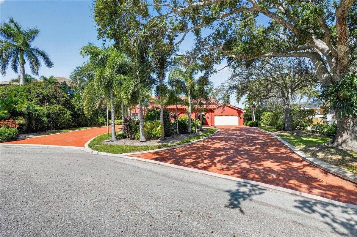 2278 KINGS POINT DRIVE, Largo, FL 33774 2278 KINGS POINT DRIVE, Largo, FL 33774