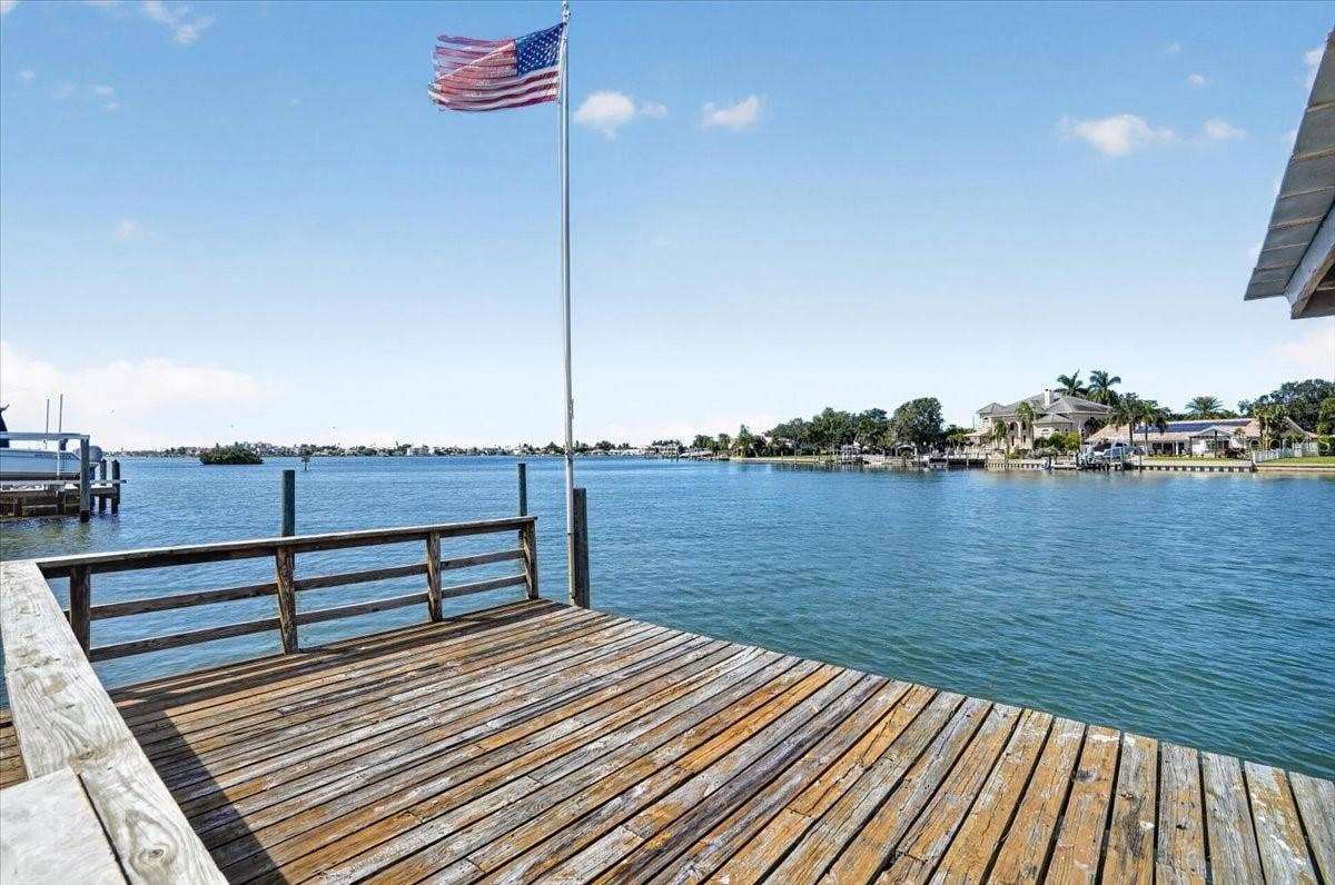 2278 KINGS POINT DRIVE, Largo, FL 33774 2278 KINGS POINT DRIVE, Largo, FL 33774