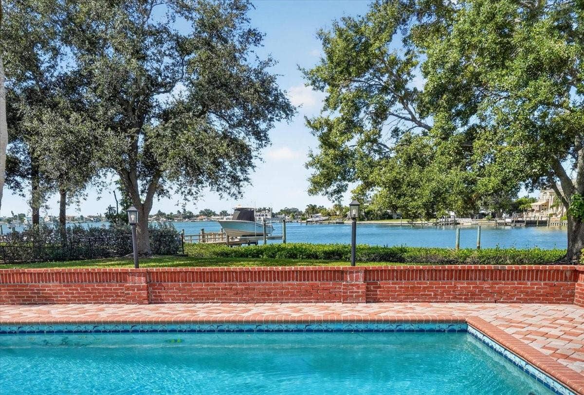 2278 KINGS POINT DRIVE, Largo, FL 33774 2278 KINGS POINT DRIVE, Largo, FL 33774