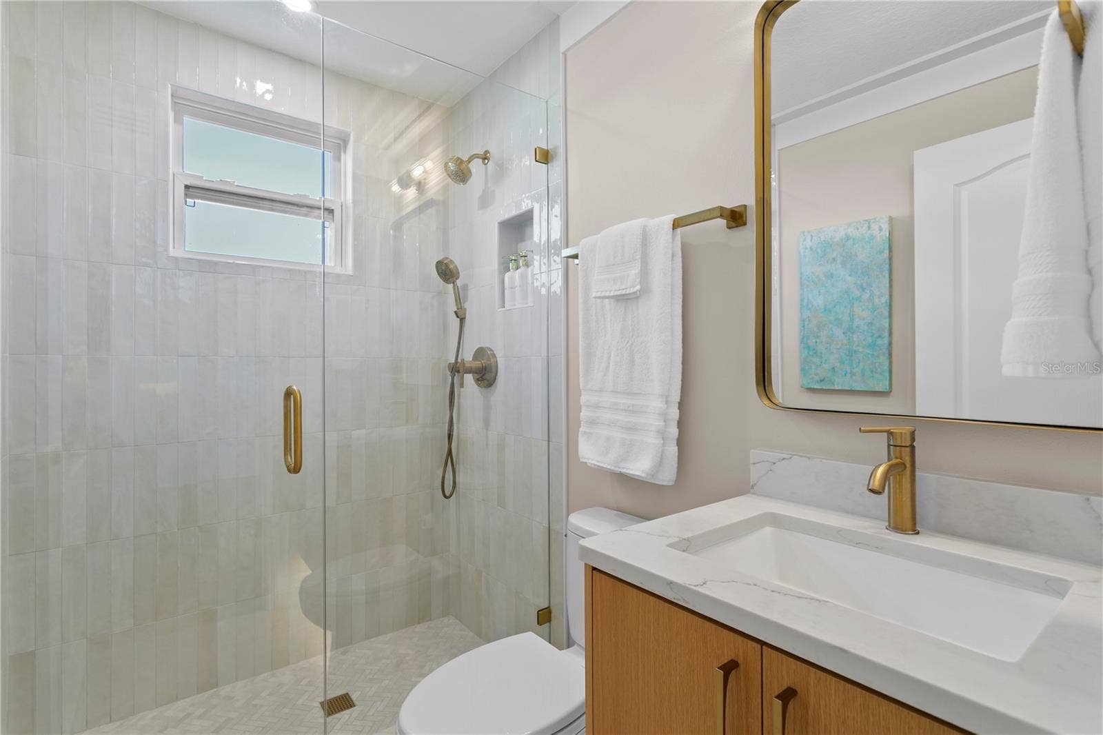 1067 PINELLAS BAYWAY S, St Petersburg, FL 33715 Ground level full bath
