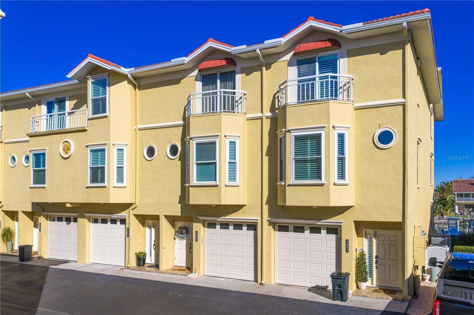 1067 PINELLAS BAYWAY S, St Petersburg, FL 33715 Front