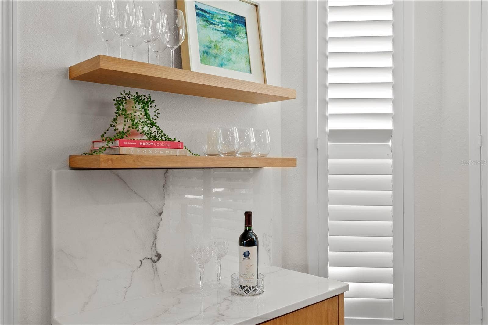 1067 PINELLAS BAYWAY S, St Petersburg, FL 33715 Kitchen dry bar