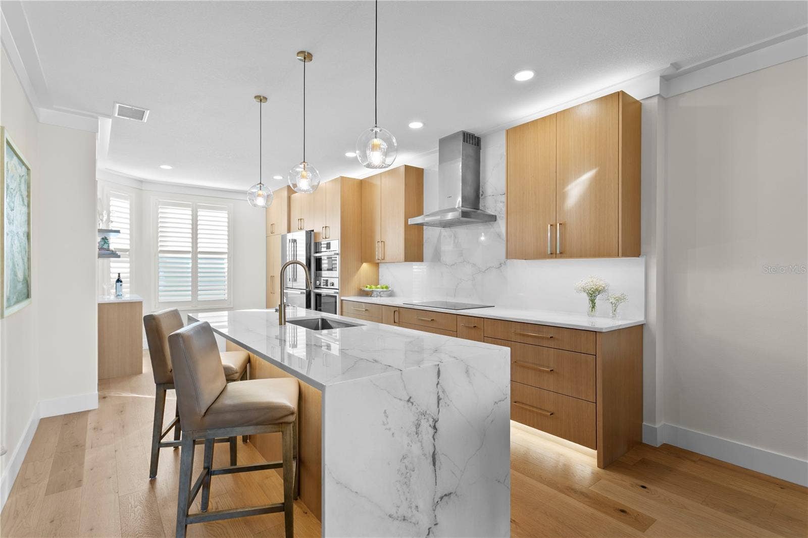1067 PINELLAS BAYWAY S, St Petersburg, FL 33715 kitchen