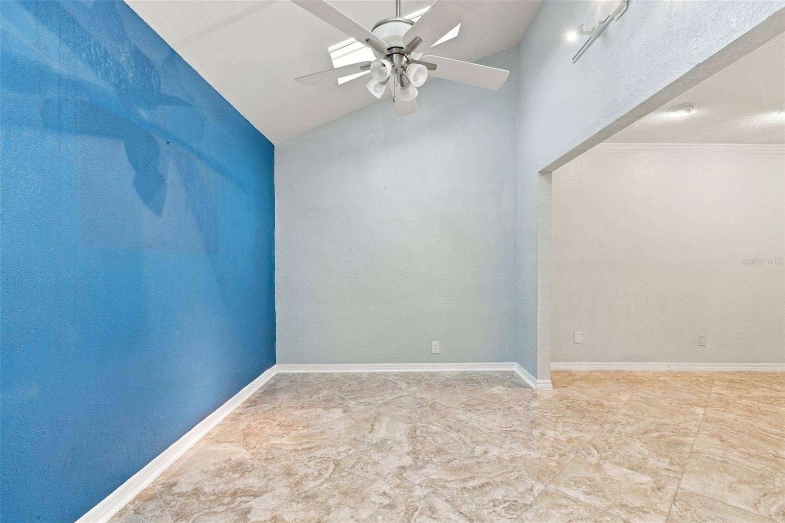2254 HERON CIR, Clearwater, FL 33762 2254 HERON CIR, Clearwater, FL 33762