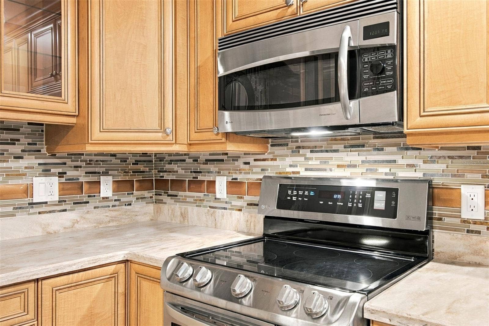2254 HERON CIR, Clearwater, FL 33762 2254 HERON CIR, Clearwater, FL 33762
