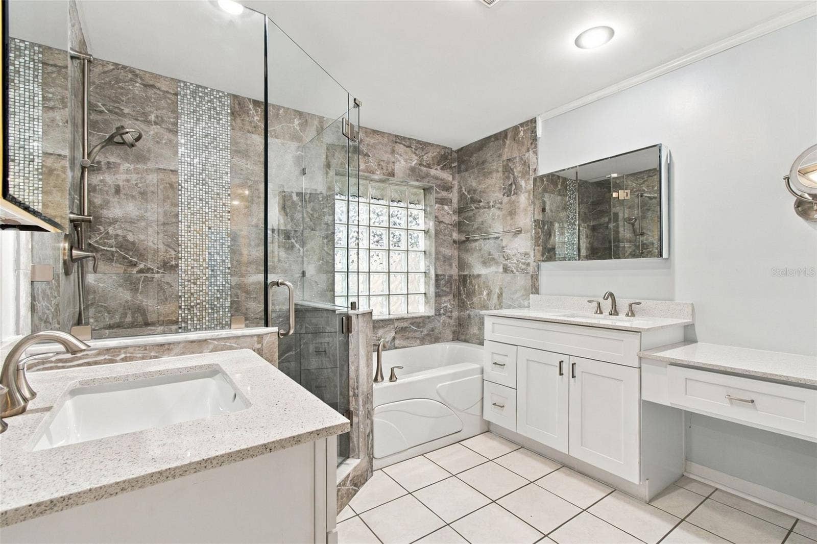2254 HERON CIR, Clearwater, FL 33762 2254 HERON CIR, Clearwater, FL 33762