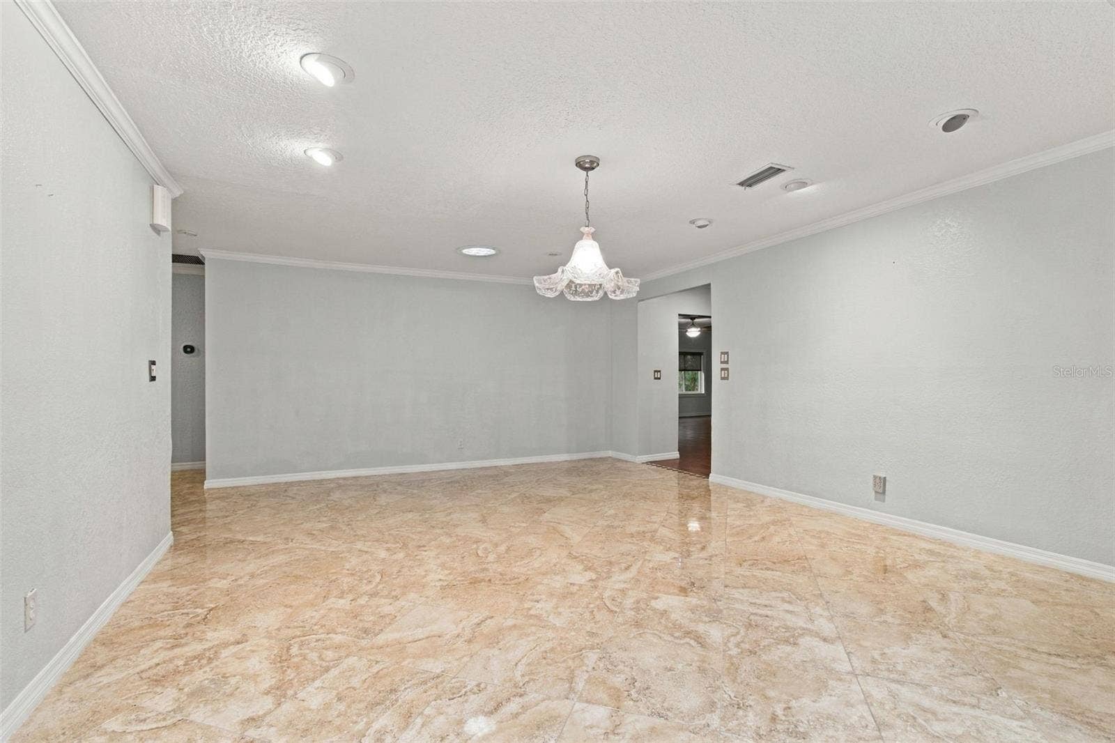 2254 HERON CIR, Clearwater, FL 33762 2254 HERON CIR, Clearwater, FL 33762