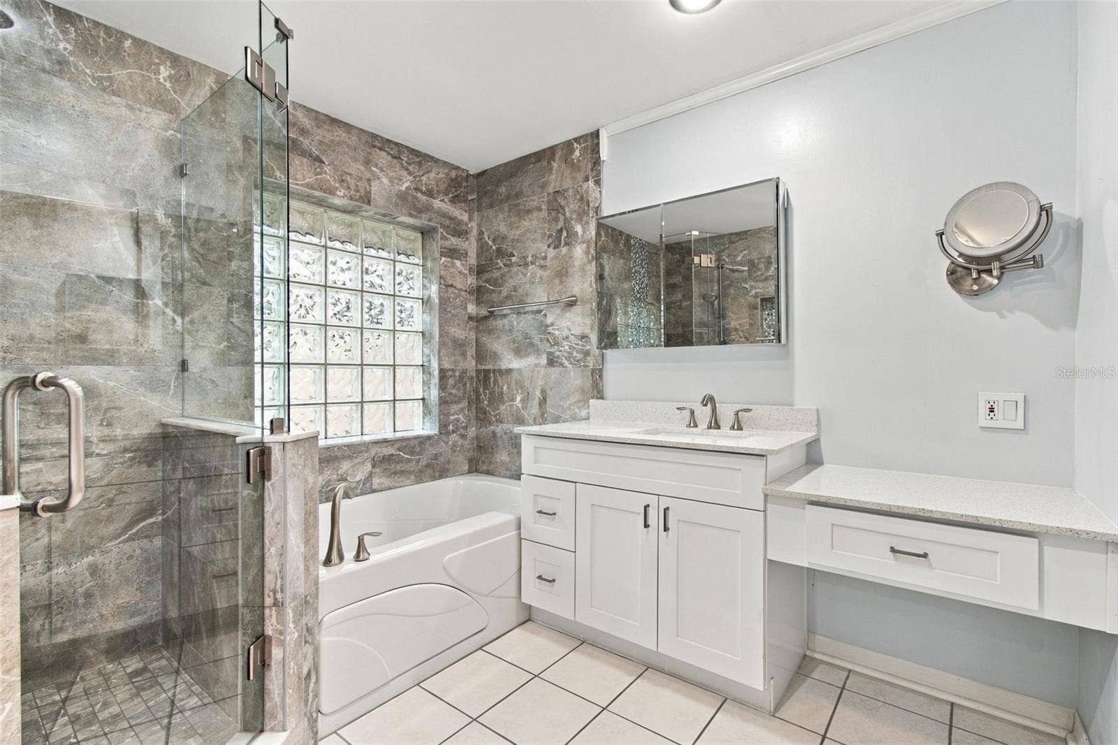 2254 HERON CIR, Clearwater, FL 33762 2254 HERON CIR, Clearwater, FL 33762