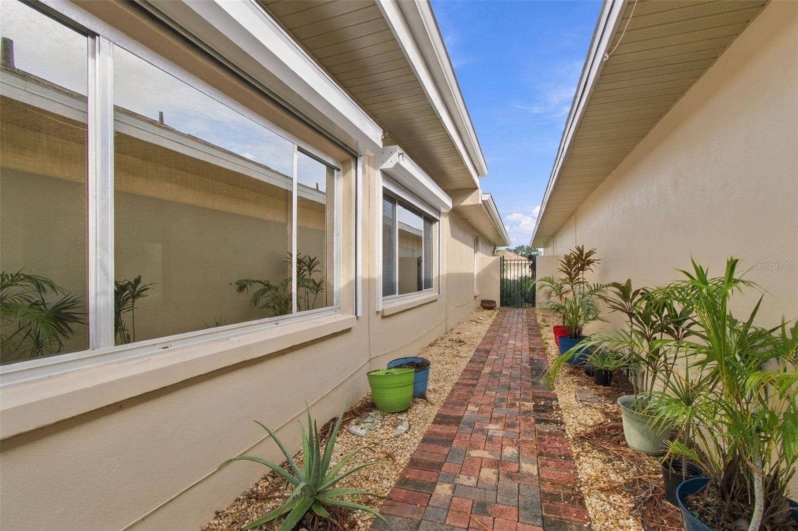 2254 HERON CIR, Clearwater, FL 33762 2254 HERON CIR, Clearwater, FL 33762