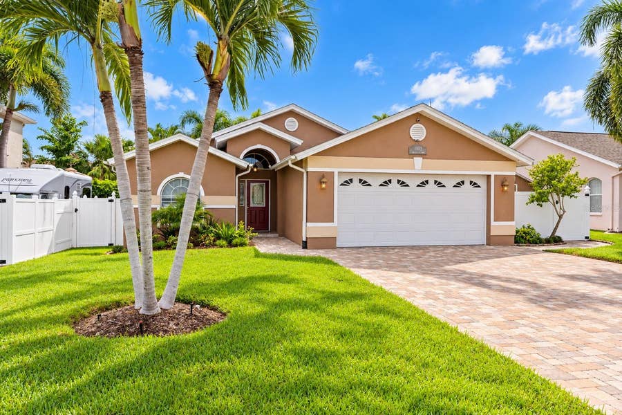 Property photo for 10612 LAKE VISTA DRIVE, Seminole, FL