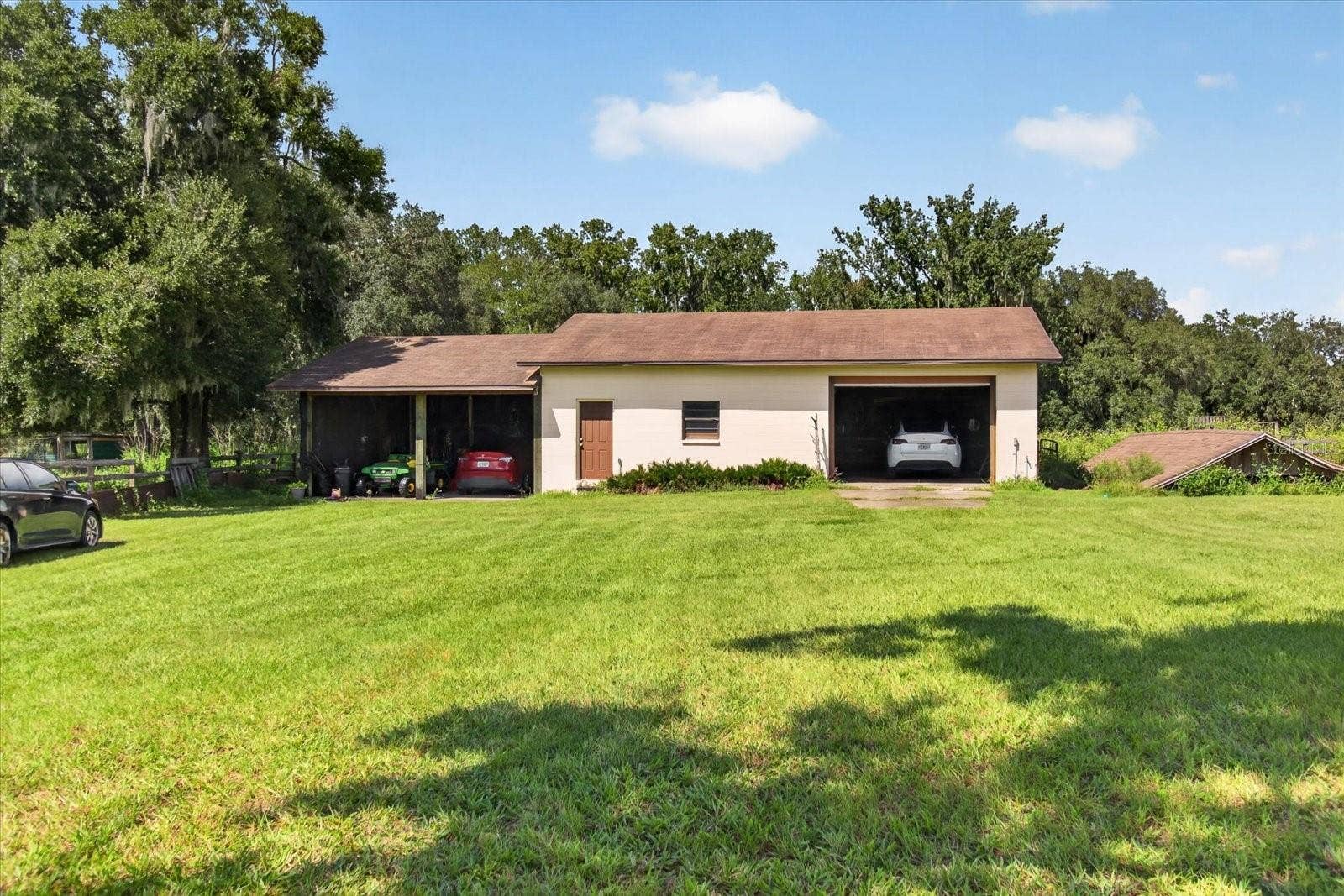 9229 FORT KING ROAD, Dade City, FL 33525