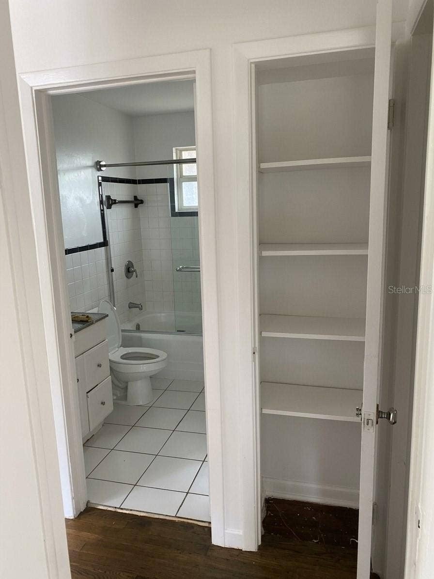 Back Unit-Hall and Bathroom