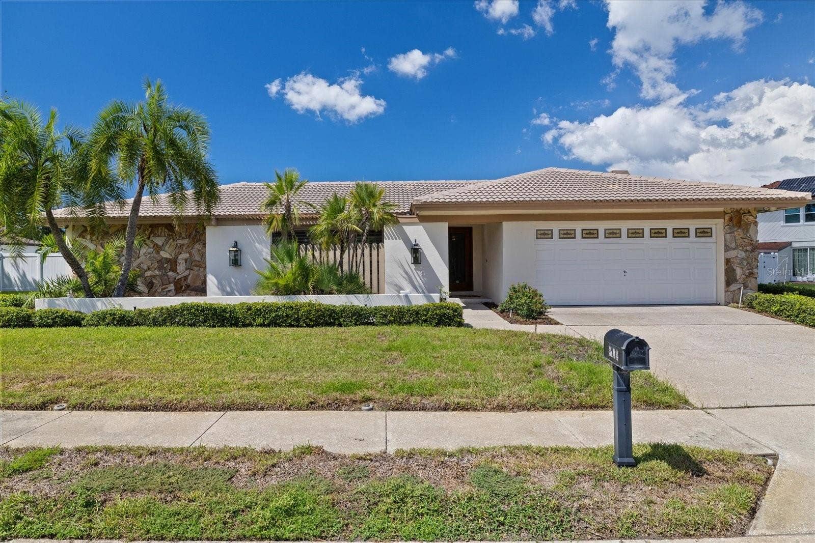 3104 BLUFFS DRIVE, Largo, FL 33770 3104 BLUFFS DRIVE, Largo, FL 33770