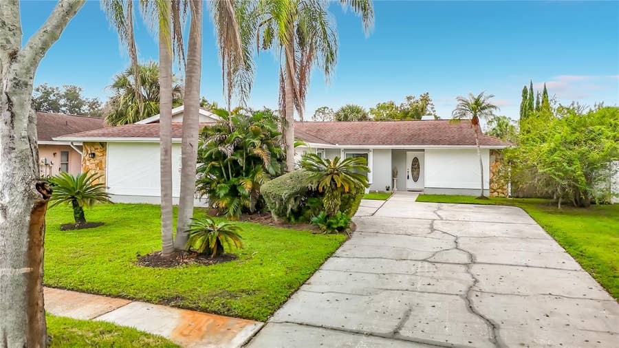 Property photo for 5118 BRYNN MAWR DRIVE, Tampa, FL