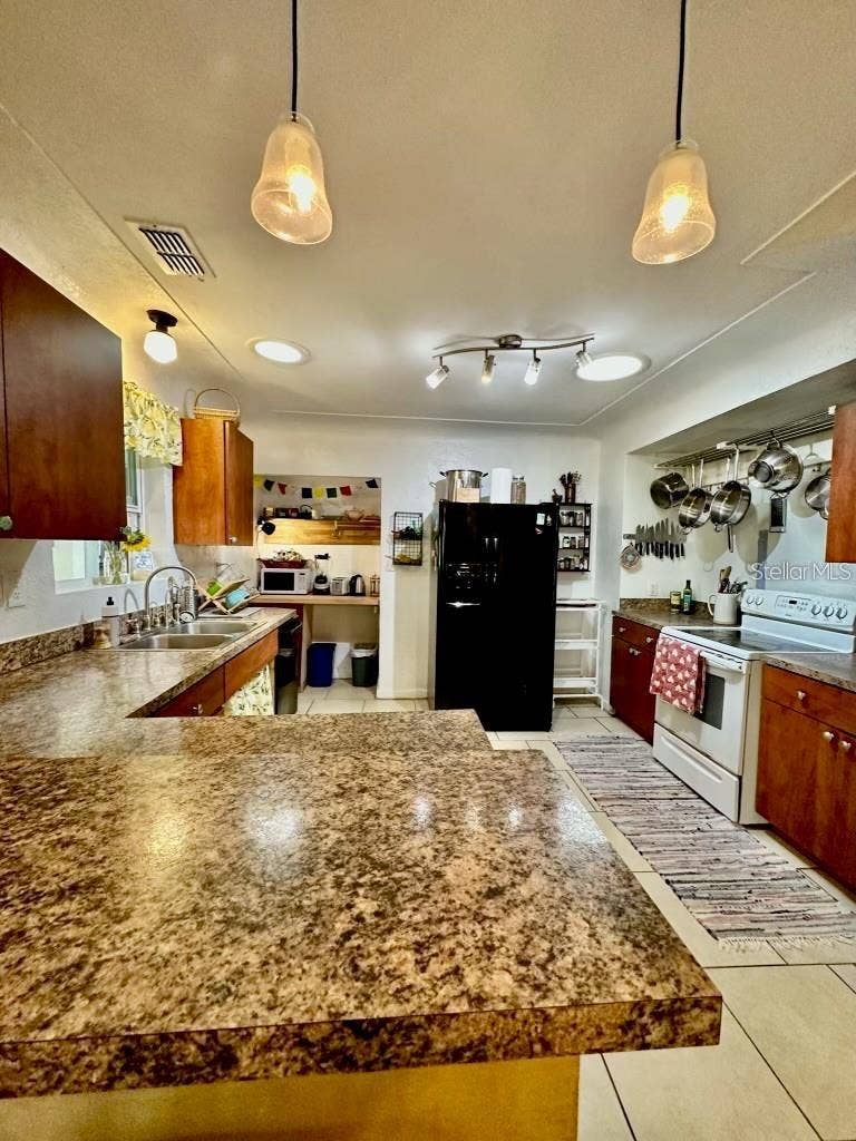 1901 3RD STREET S, St Petersburg, FL 33705 1901 3RD STREET S, St Petersburg, FL 33705