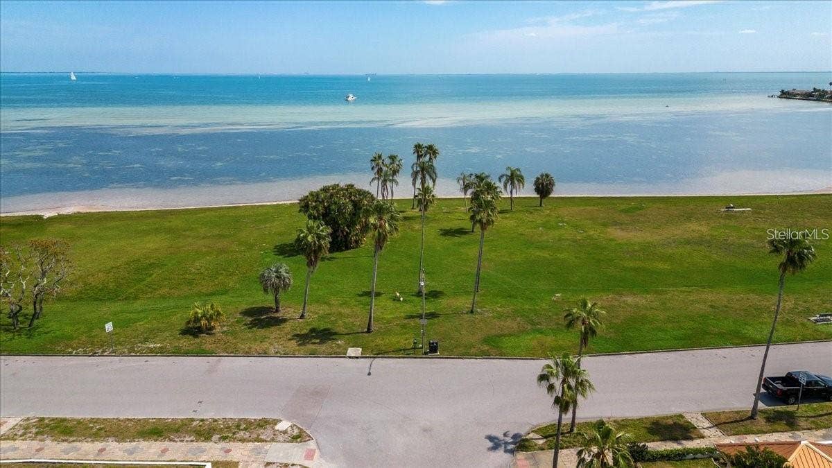 1901 3RD STREET S, St Petersburg, FL 33705 1901 3RD STREET S, St Petersburg, FL 33705
