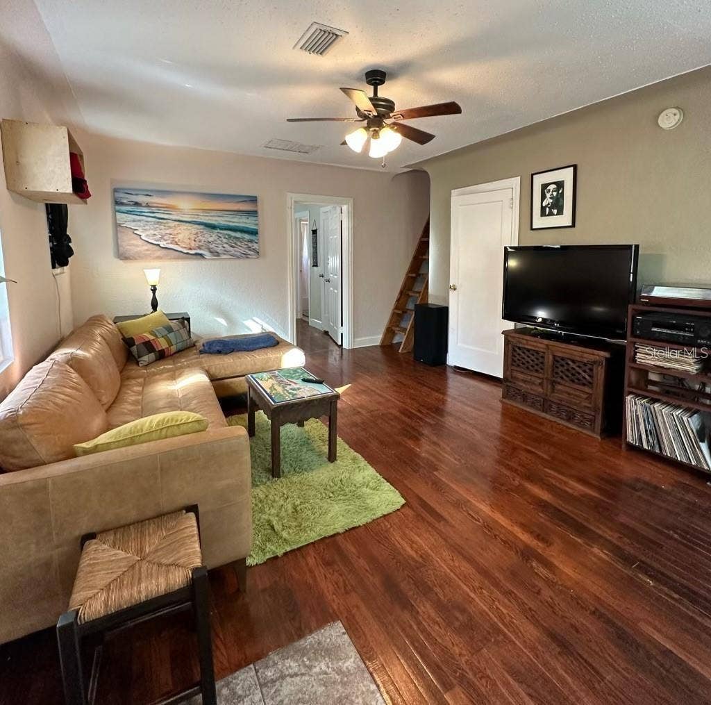 1901 3RD STREET S, St Petersburg, FL 33705 1901 3RD STREET S, St Petersburg, FL 33705