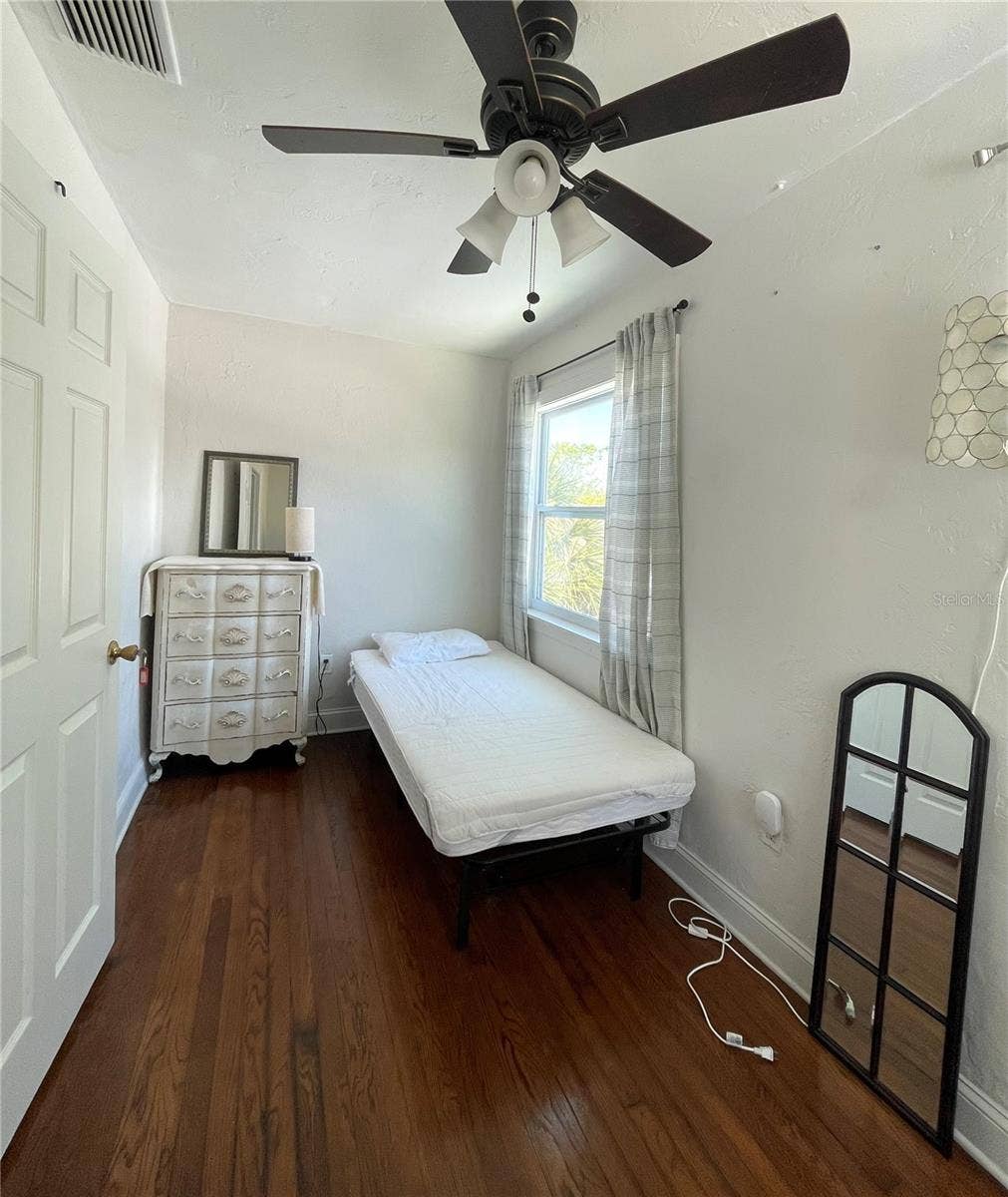 1901 3RD STREET S, St Petersburg, FL 33705 1901 3RD STREET S, St Petersburg, FL 33705