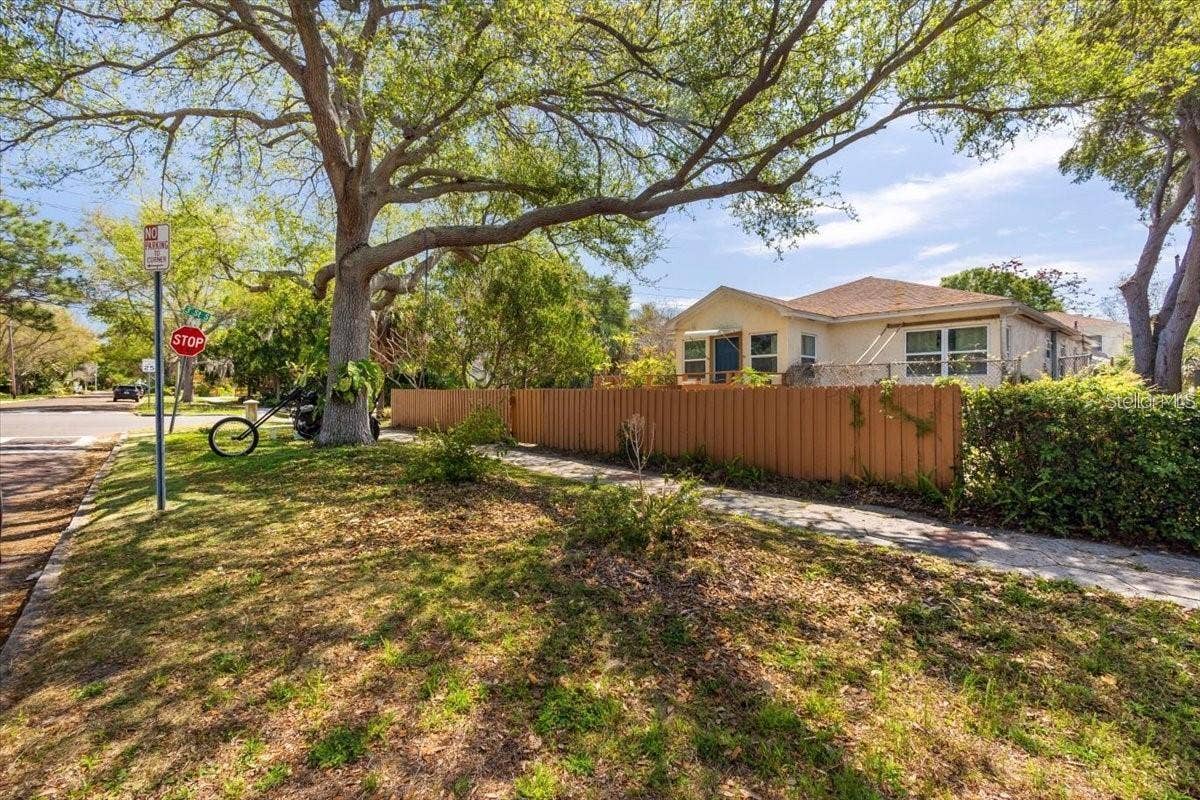 1901 3RD STREET S, St Petersburg, FL 33705 1901 3RD STREET S, St Petersburg, FL 33705
