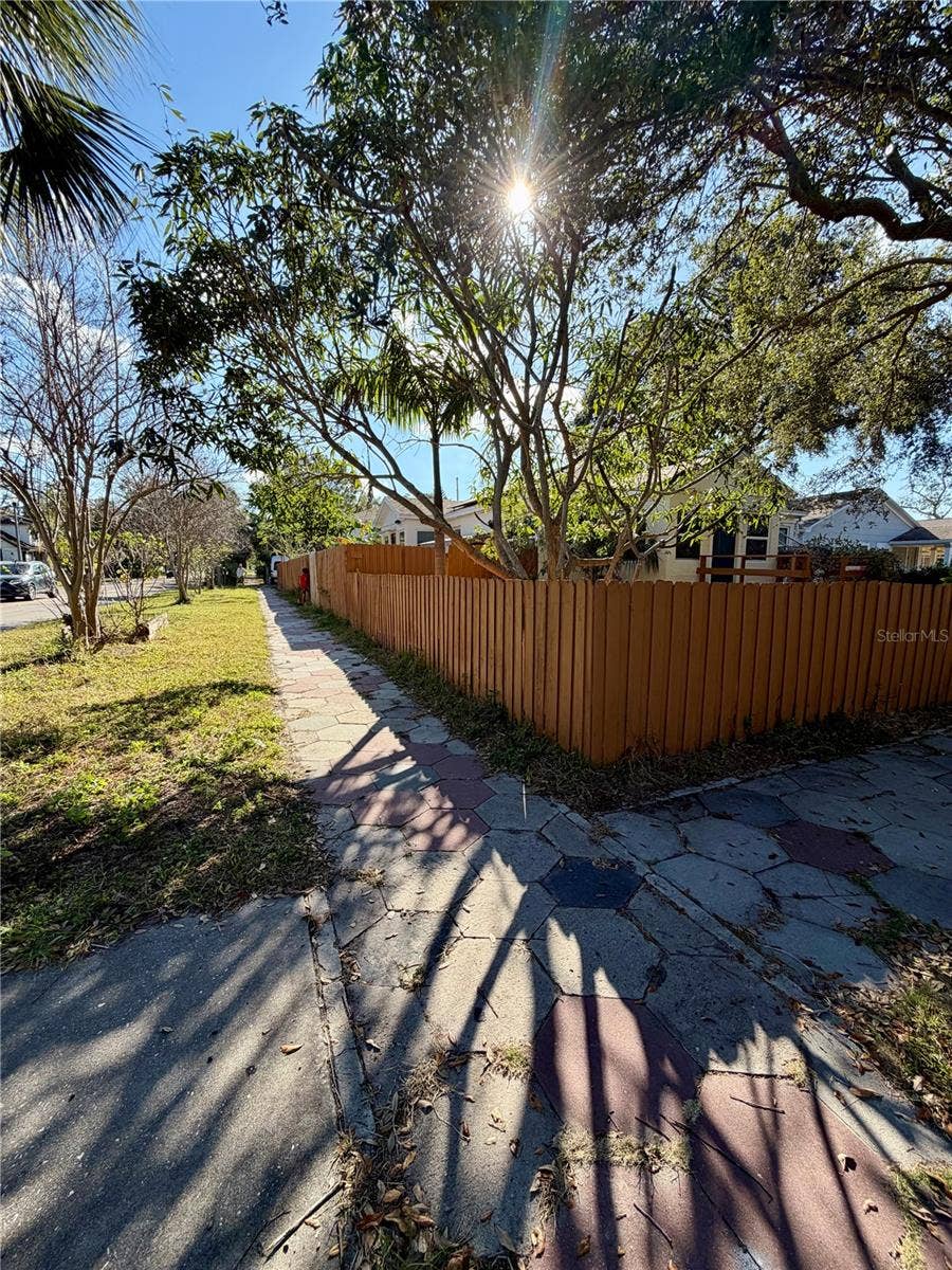 1901 3RD STREET S, St Petersburg, FL 33705 1901 3RD STREET S, St Petersburg, FL 33705