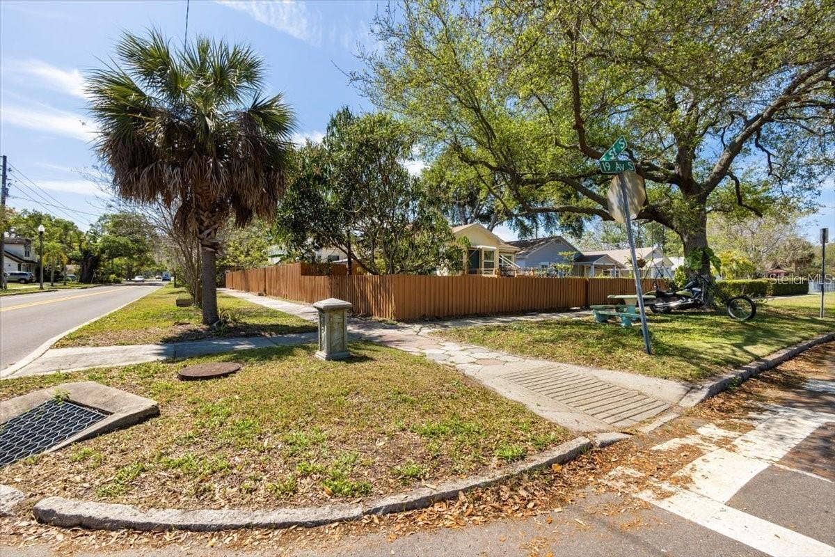 1901 3RD STREET S, St Petersburg, FL 33705 1901 3RD STREET S, St Petersburg, FL 33705