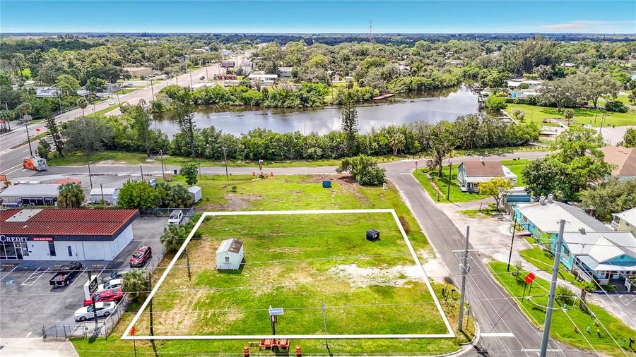Property photo for 203 1ST STREET NW, Ruskin, FL
