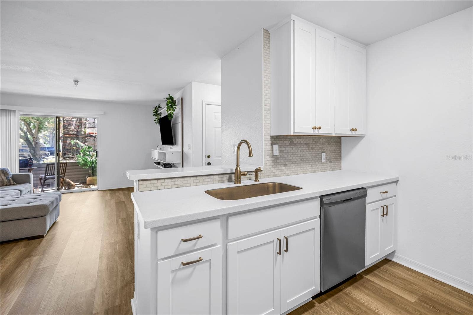 10263 GANDY BOULEVARD N, #315, St Petersburg, FL 33702 kitchen