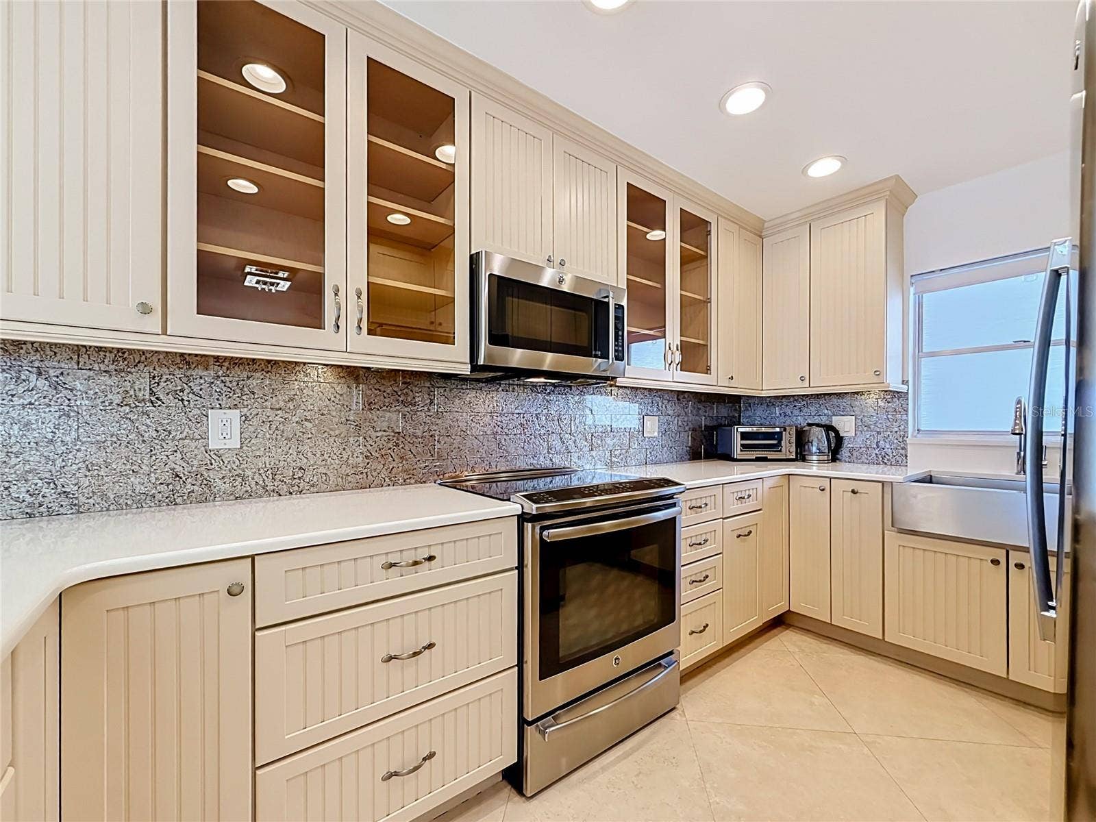 4950 GULF BOULEVARD, #903, St Pete Beach, FL 33706 4950 GULF BOULEVARD, #903, St Pete Beach, FL 33706