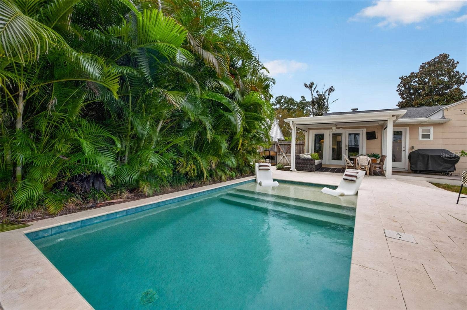 118 26TH AVENUE N, St Petersburg, FL 33704 118 26TH AVENUE N, St Petersburg, FL 33704