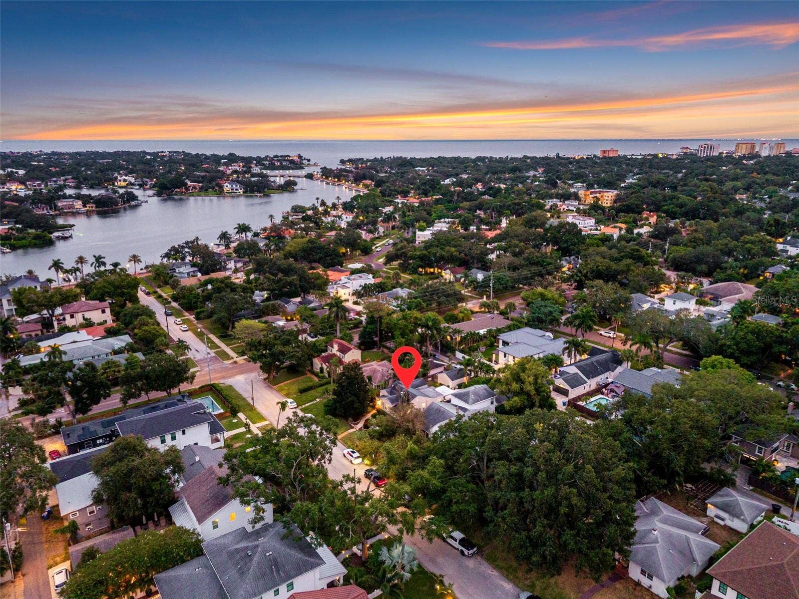 118 26TH AVENUE N, St Petersburg, FL 33704 118 26TH AVENUE N, St Petersburg, FL 33704