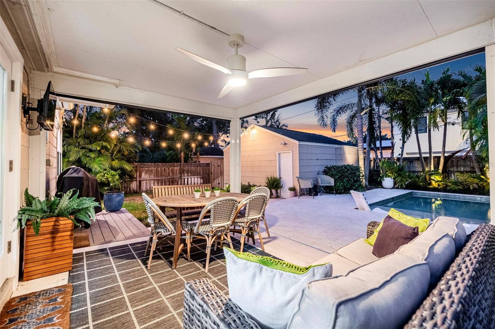 118 26TH AVENUE N, St Petersburg, FL 33704 118 26TH AVENUE N, St Petersburg, FL 33704