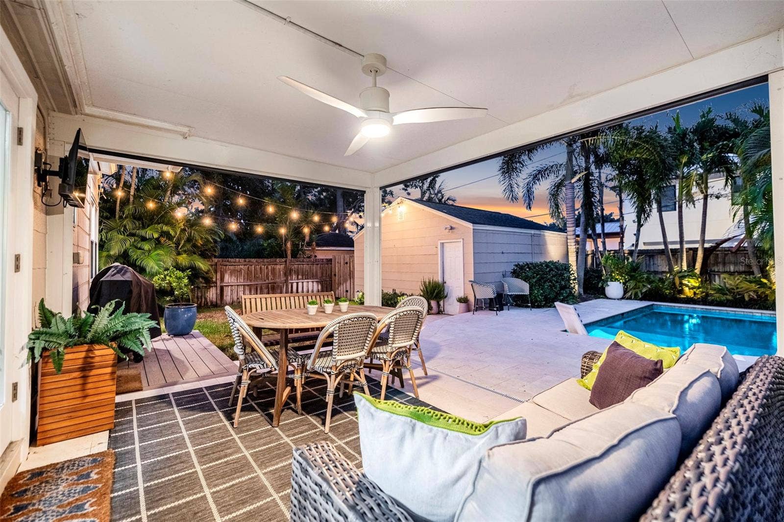 118 26TH AVENUE N, St Petersburg, FL 33704 118 26TH AVENUE N, St Petersburg, FL 33704