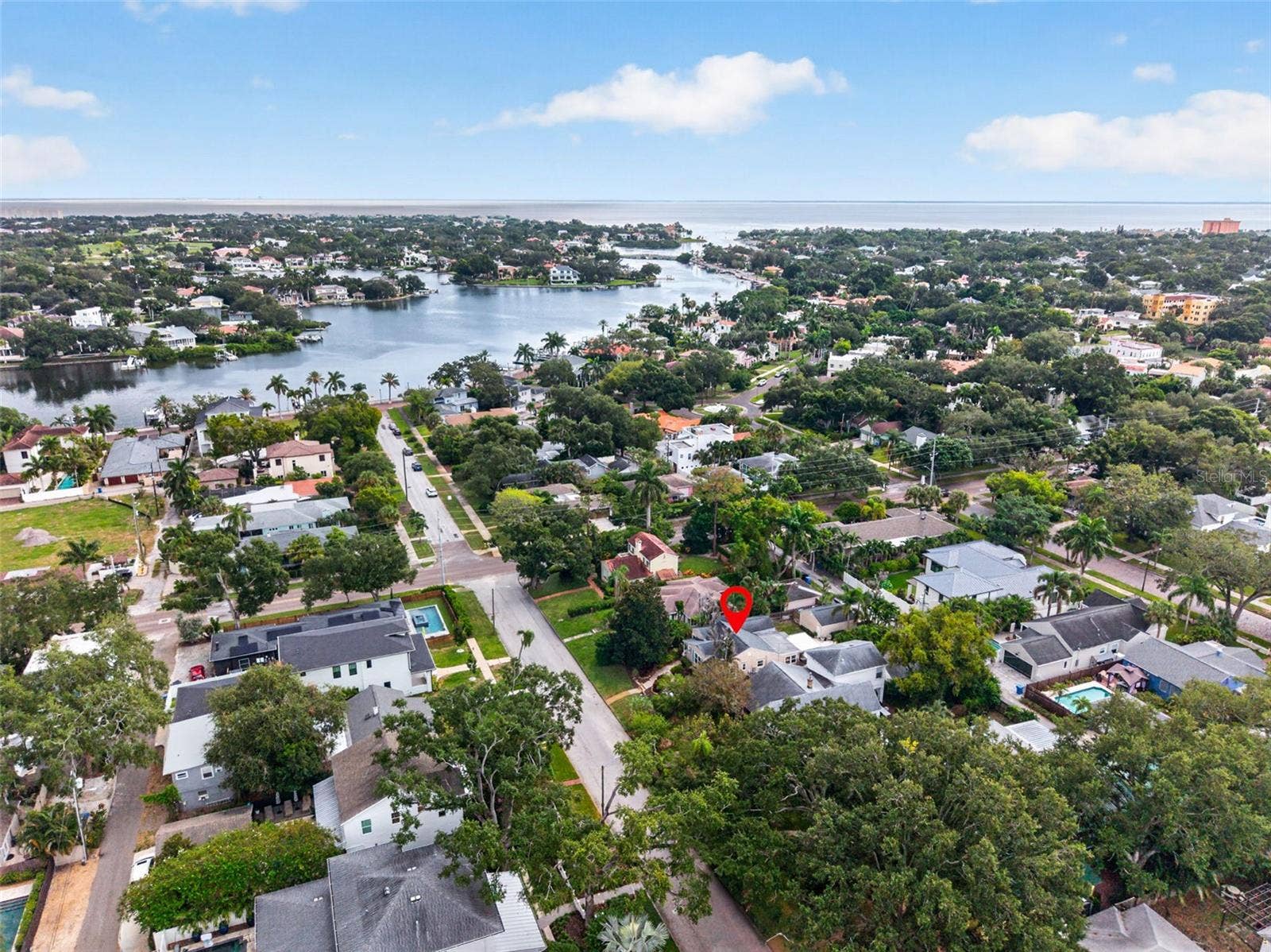 118 26TH AVENUE N, St Petersburg, FL 33704 118 26TH AVENUE N, St Petersburg, FL 33704