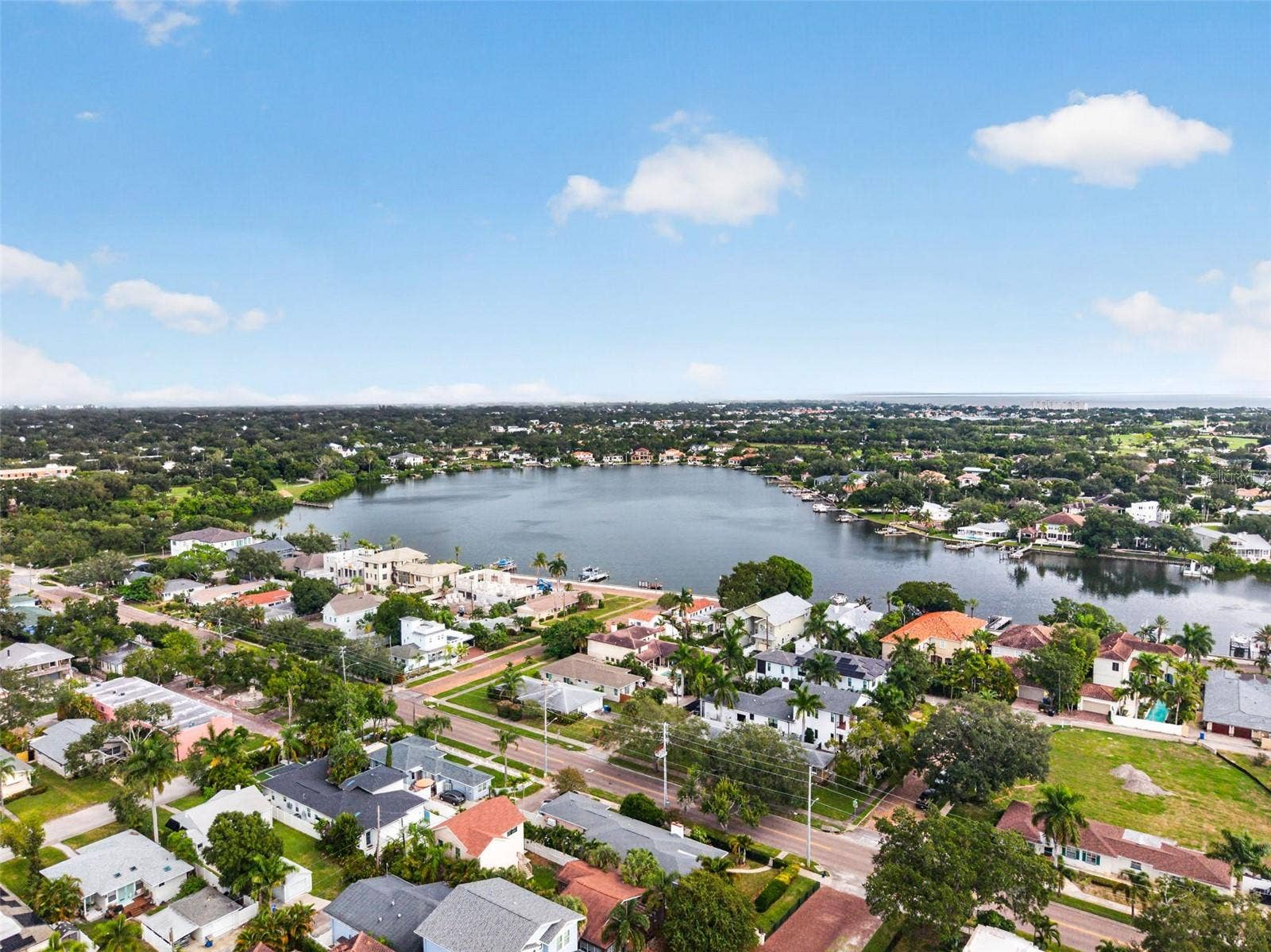 118 26TH AVENUE N, St Petersburg, FL 33704 118 26TH AVENUE N, St Petersburg, FL 33704