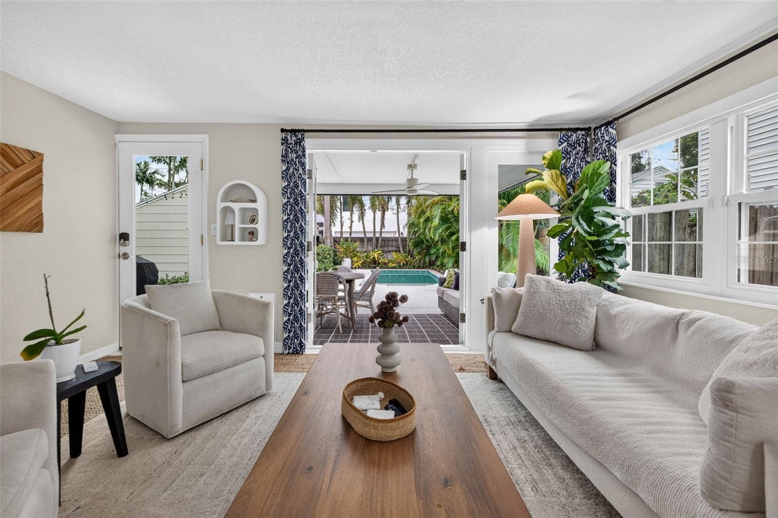 118 26TH AVENUE N, St Petersburg, FL 33704 Family Room