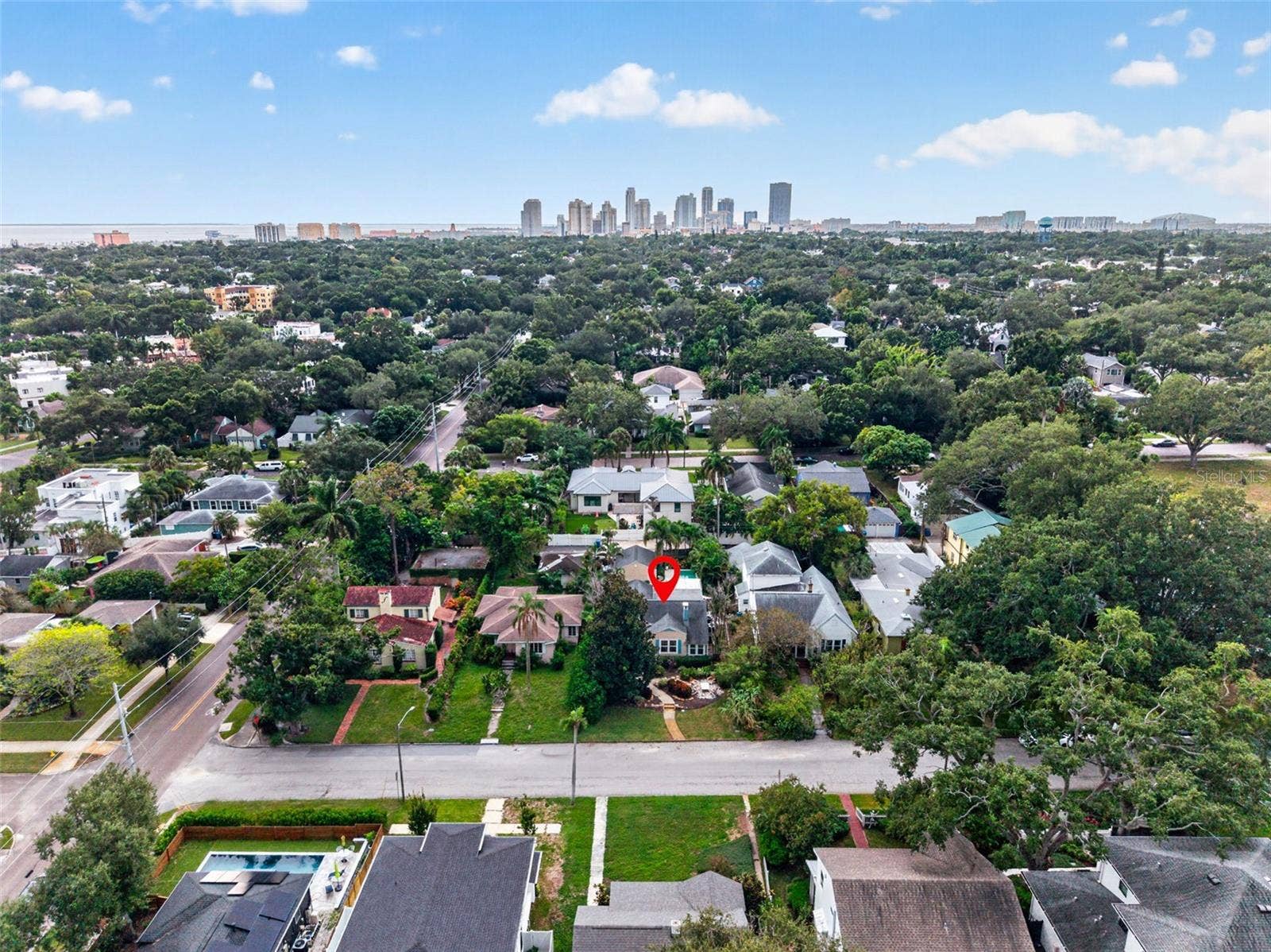 118 26TH AVENUE N, St Petersburg, FL 33704 118 26TH AVENUE N, St Petersburg, FL 33704