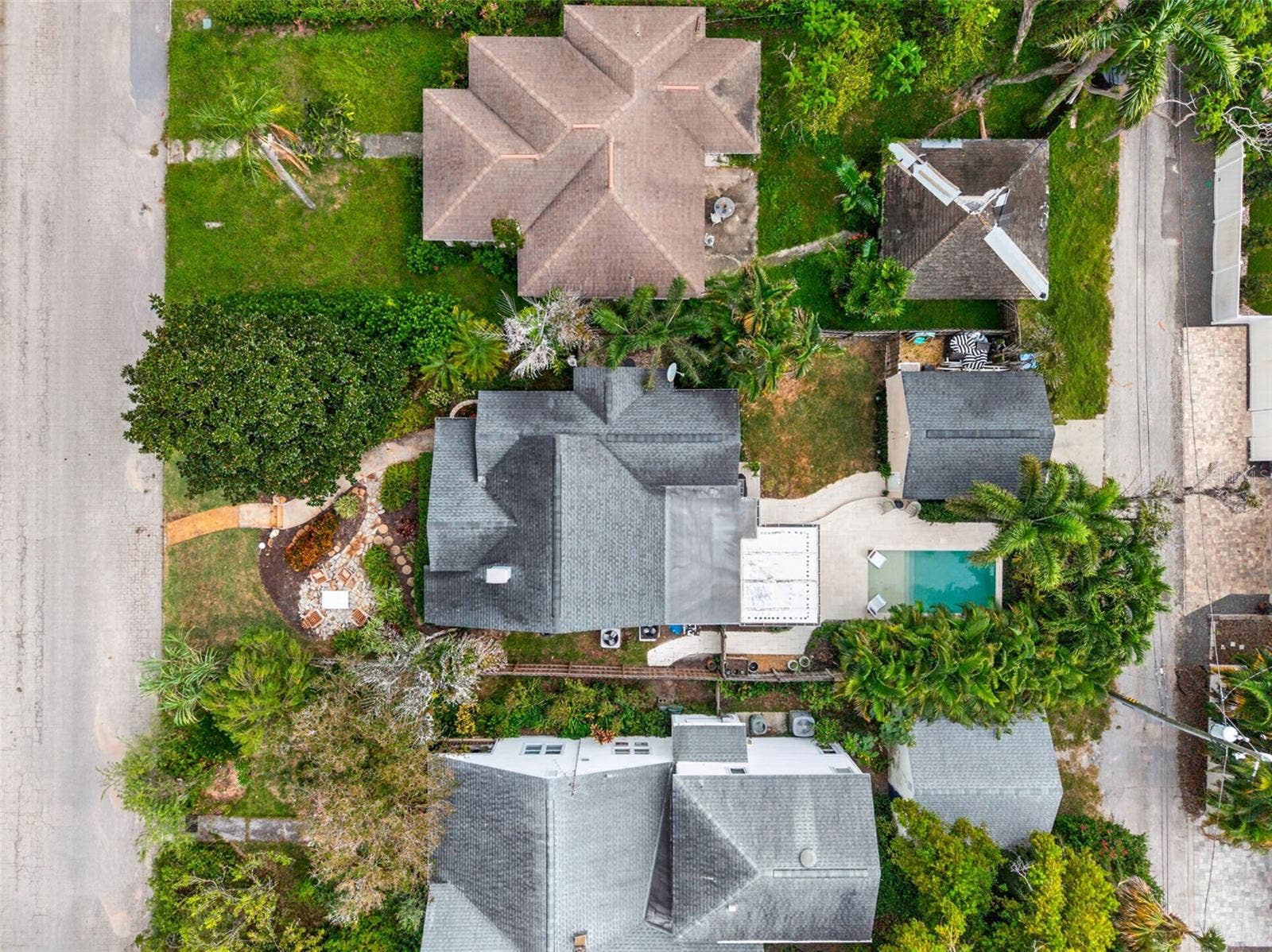 118 26TH AVENUE N, St Petersburg, FL 33704 118 26TH AVENUE N, St Petersburg, FL 33704