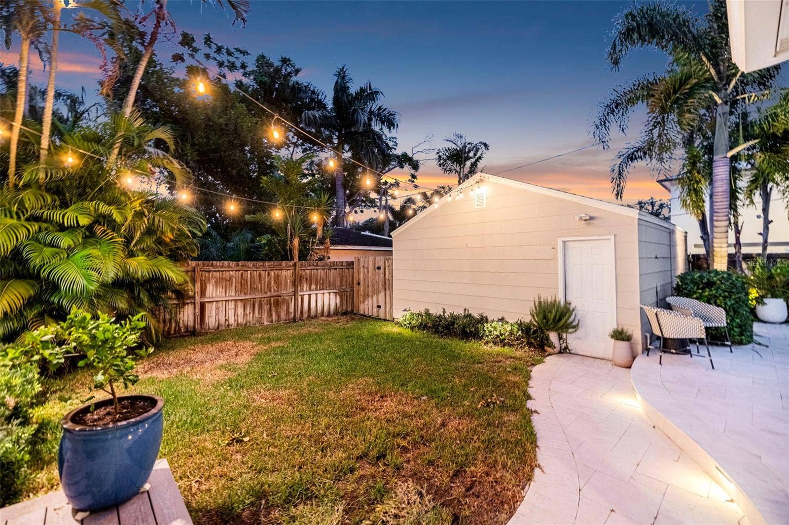 118 26TH AVENUE N, St Petersburg, FL 33704 118 26TH AVENUE N, St Petersburg, FL 33704