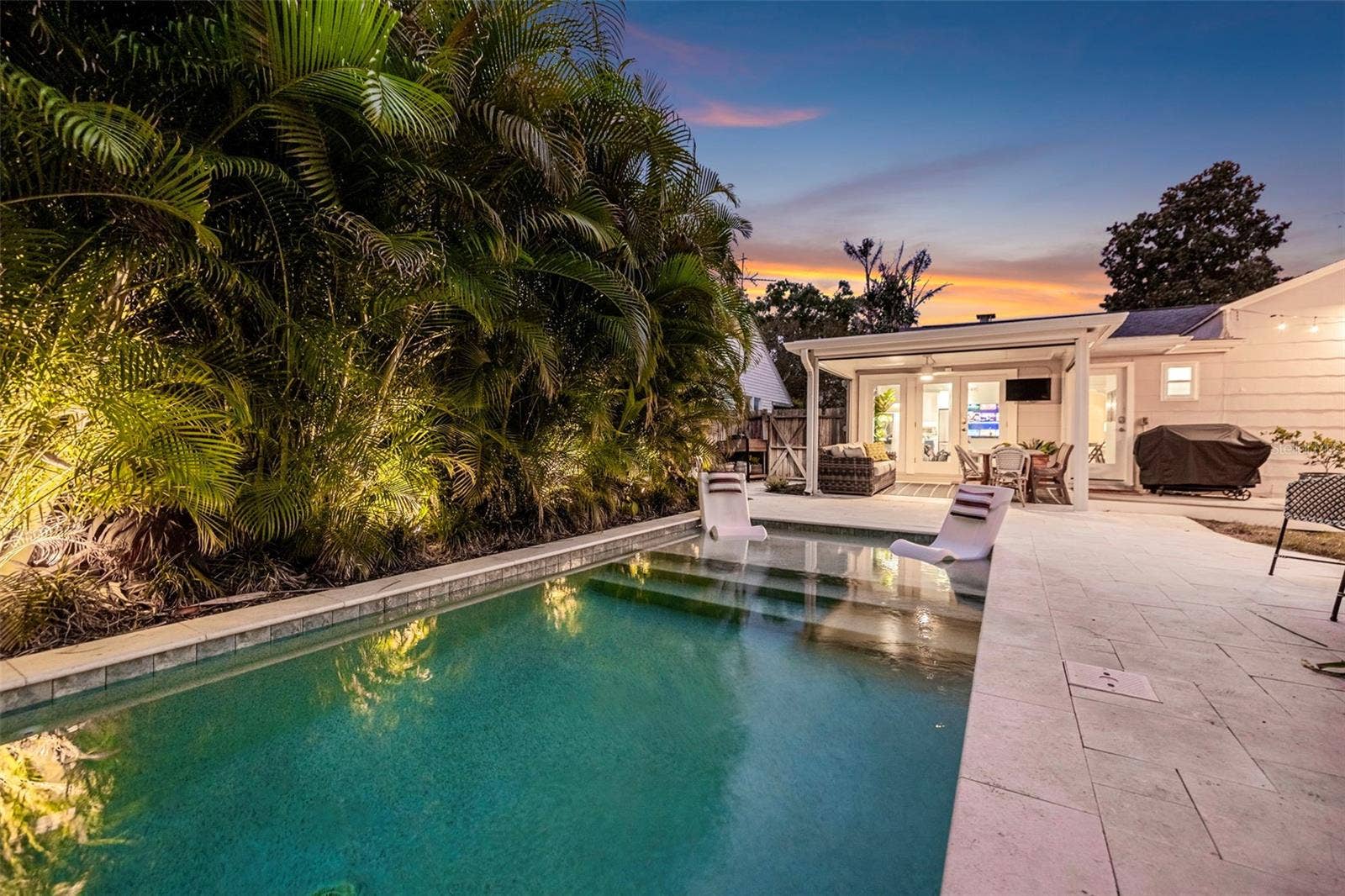 118 26TH AVENUE N, St Petersburg, FL 33704 118 26TH AVENUE N, St Petersburg, FL 33704