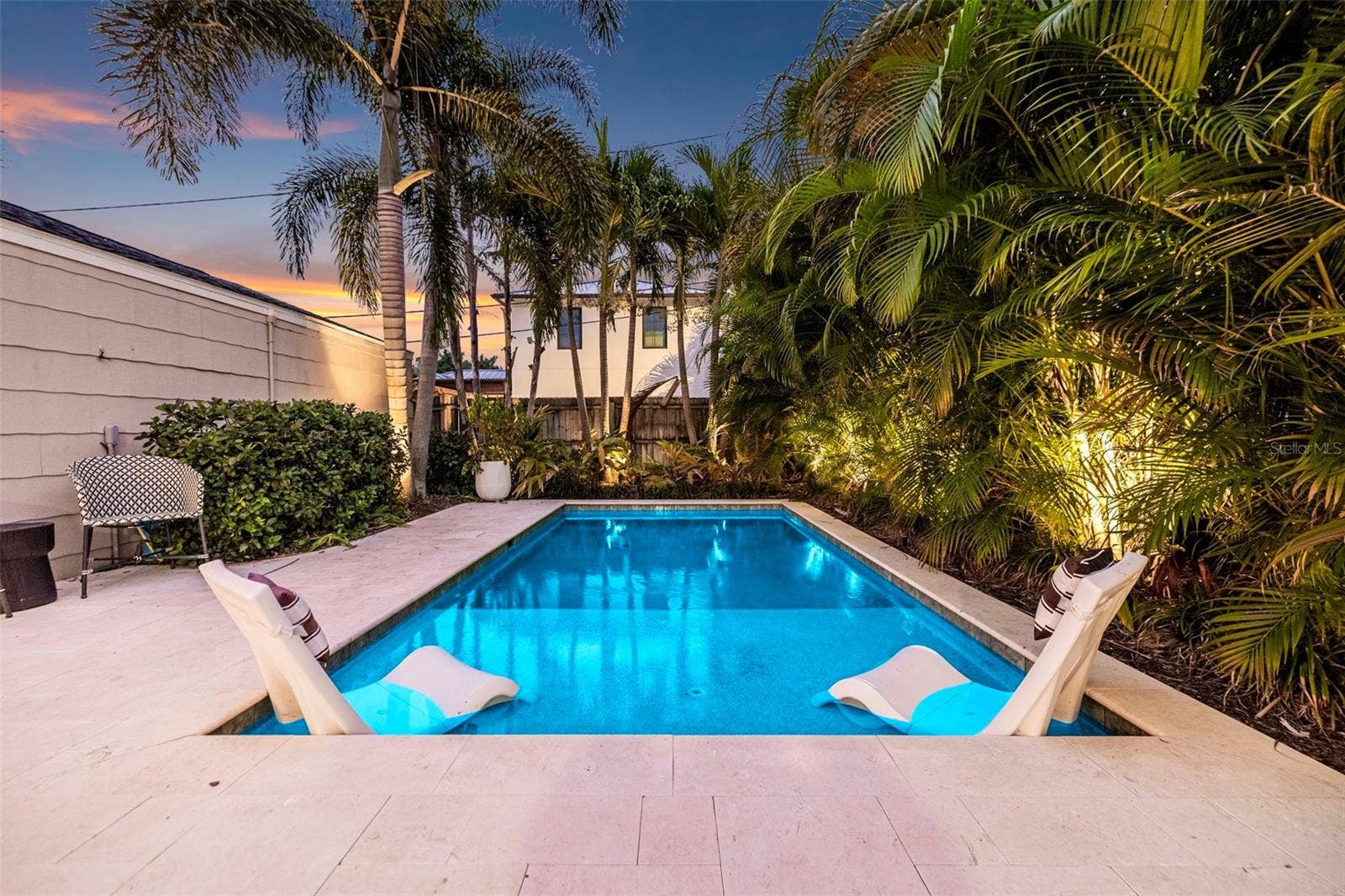 118 26TH AVENUE N, St Petersburg, FL 33704 118 26TH AVENUE N, St Petersburg, FL 33704