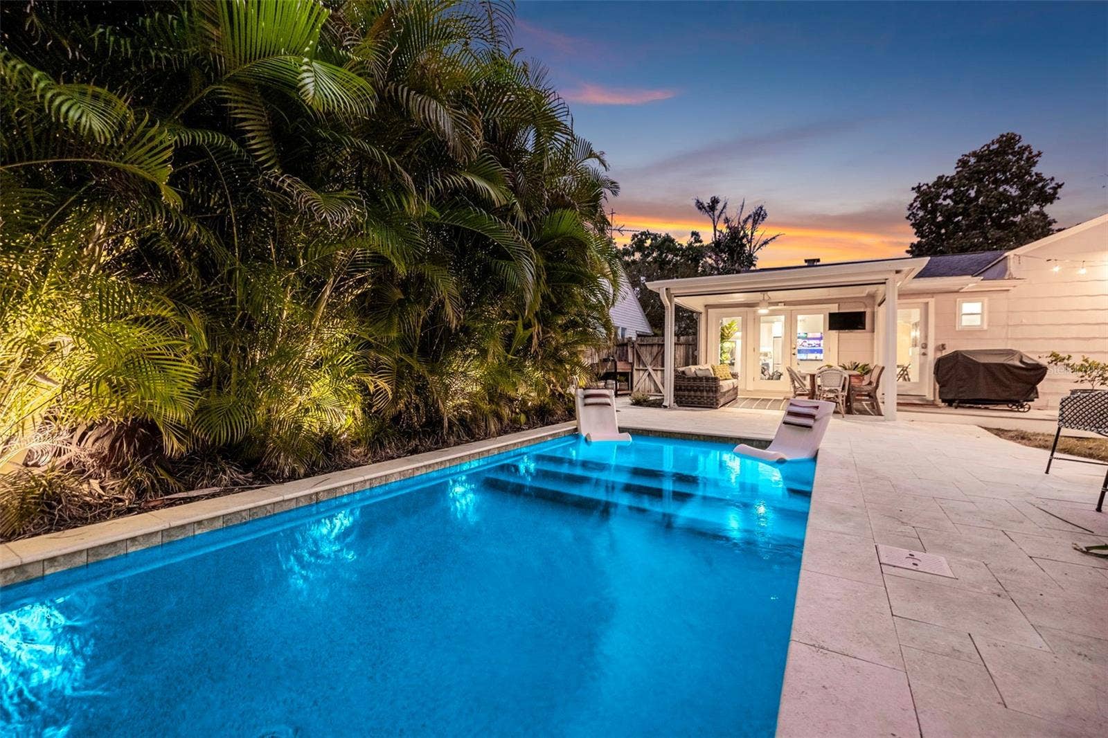 118 26TH AVENUE N, St Petersburg, FL 33704 118 26TH AVENUE N, St Petersburg, FL 33704