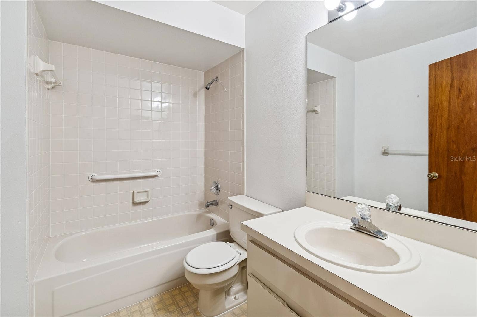 23227 CLUB VILLAS DRIVE, #38, Land O Lakes, FL 34639 23227 CLUB VILLAS DRIVE, #38, Land O Lakes, FL 34639