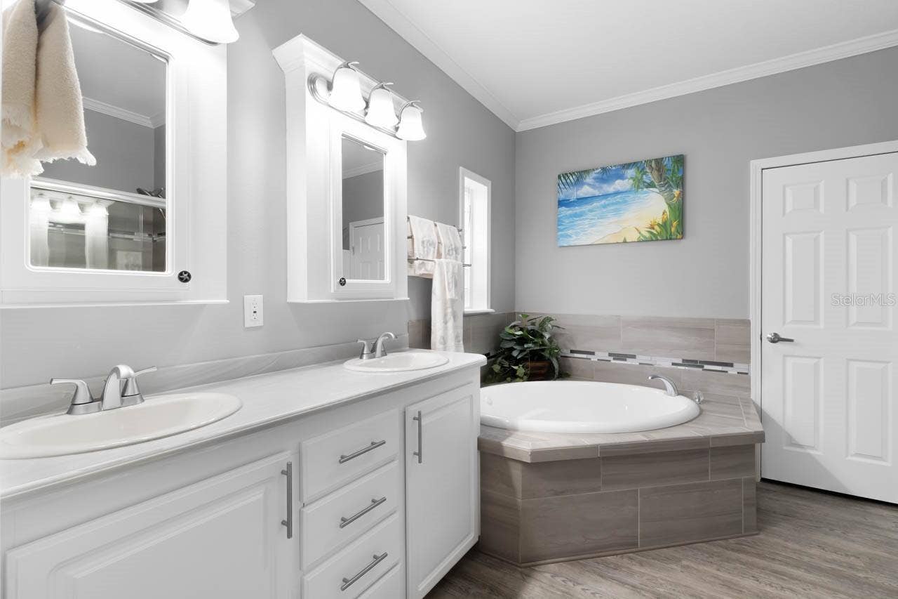 102 E SAINT LUCIA LOOP, Apollo Beach, FL 33572 102 E SAINT LUCIA LOOP, Apollo Beach, FL 33572