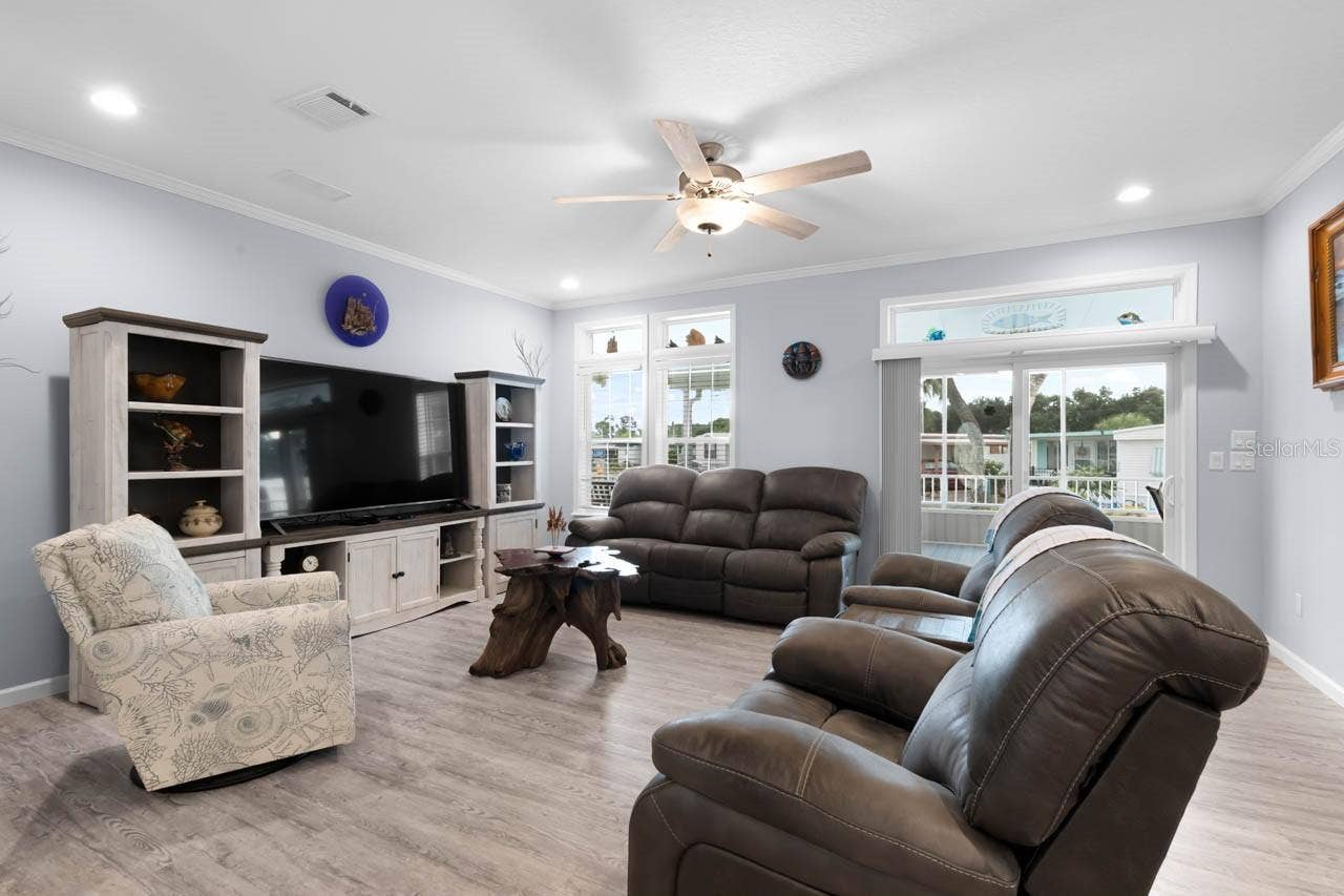 102 E SAINT LUCIA LOOP, Apollo Beach, FL 33572 102 E SAINT LUCIA LOOP, Apollo Beach, FL 33572
