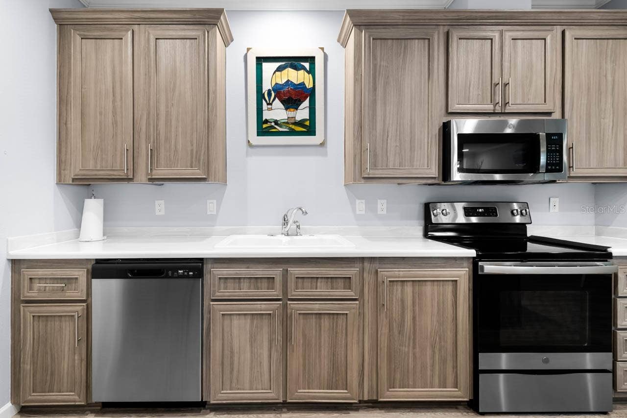 102 E SAINT LUCIA LOOP, Apollo Beach, FL 33572 102 E SAINT LUCIA LOOP, Apollo Beach, FL 33572