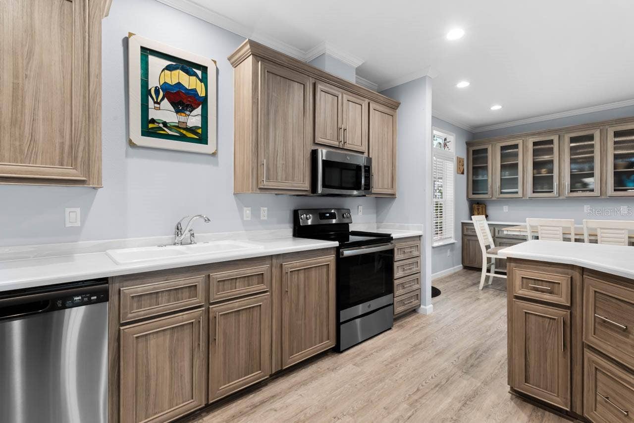102 E SAINT LUCIA LOOP, Apollo Beach, FL 33572 102 E SAINT LUCIA LOOP, Apollo Beach, FL 33572