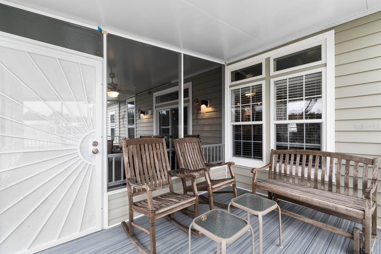 102 E SAINT LUCIA LOOP, Apollo Beach, FL 33572 Covered porch