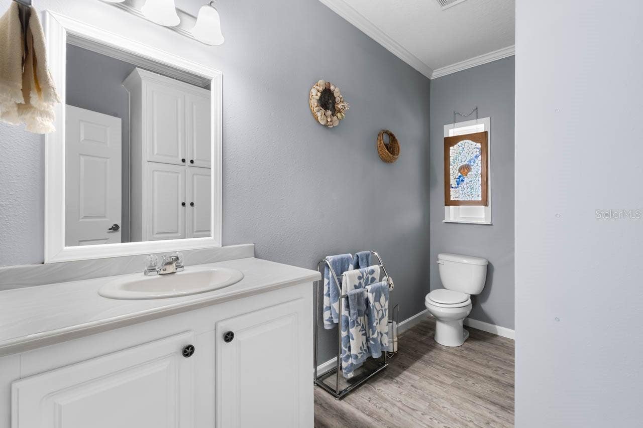 102 E SAINT LUCIA LOOP, Apollo Beach, FL 33572 Bath 2