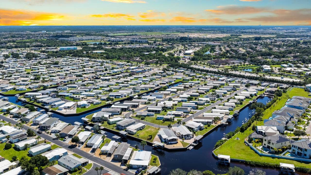 102 E SAINT LUCIA LOOP, Apollo Beach, FL 33572 102 E SAINT LUCIA LOOP, Apollo Beach, FL 33572